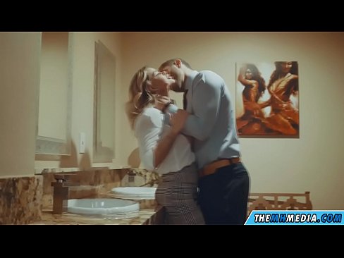 ❤️ Кога бујна русокоса ќе ве заведе во јавен тоалет Домашно порно на порно mk.wassell.ru ❌️❤